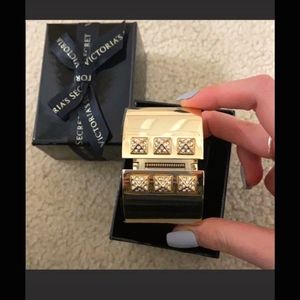 Stylish VS 🎄Golden Rhinestone Braclet Cuff.